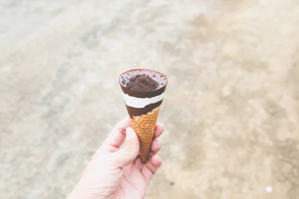 Cookies e Creme com Waffle Cone — Fotografia de Stock