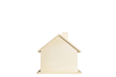 Minyatür ahşap ev izole beyaz arka plan üzerinde 