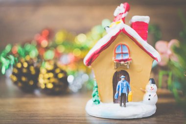 Minyatür köydeki Noel günü kutlamak 