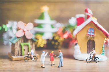 Minyatür köydeki Noel günü kutlamak 