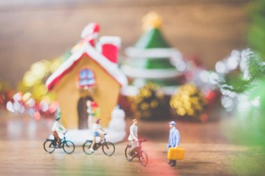 Minyatür köydeki Noel günü kutlamak 