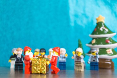 Noel sahne ile Lego Noel Baba minifigure