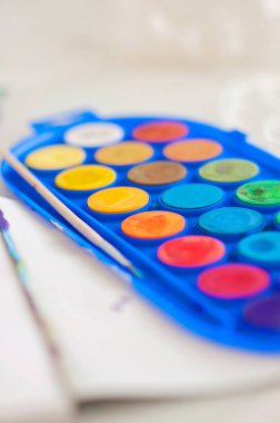 Su renkleriyle sanat yaratmak ve sanatsal olmak! 