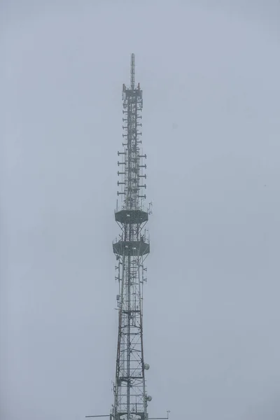 Rádiová Věž Věž Pro Vysílání Rádiového Signálu — Stock fotografie