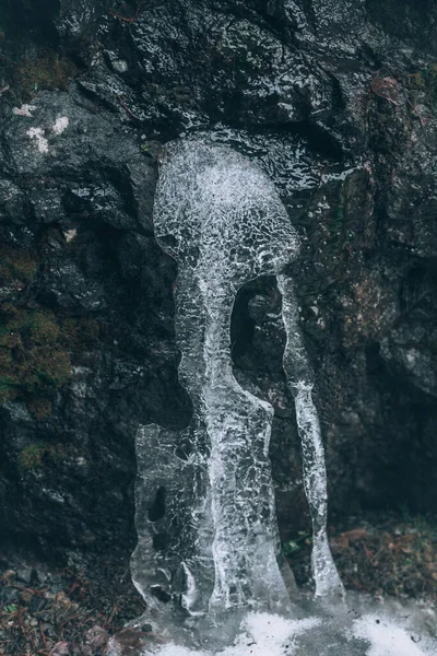 Frozen Waterfall Rock Frozen Water Wet Stone — Stock Photo, Image