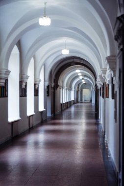 Kiev Politeknik Enstitüsü. Koridorlar, pencereler ve mahzenler