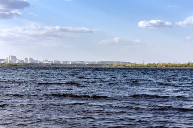 Dinyeper Nehri, Vyshhorod şehrinin manzarası.