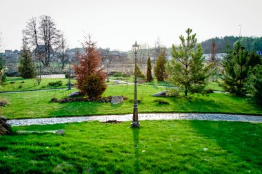 Manzara. Parktaki Lampoon.