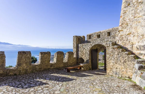 Fort van de kust van Nafpaktos, Griekenland 05 Jan 2018 — Stockfoto
