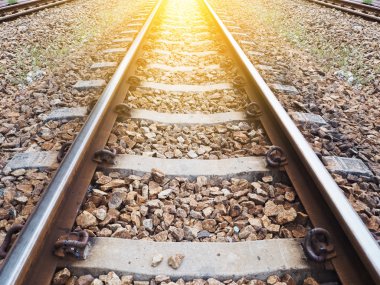 Demiryolu tren istasyonu izlemek 