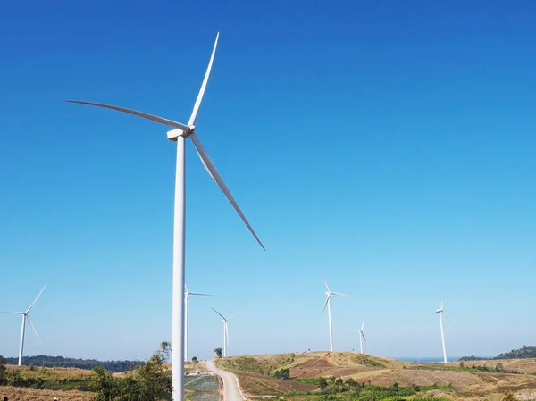 Farma větrných mlýnů pro výrobu elektrické energie, Thajsko. — Stock fotografie