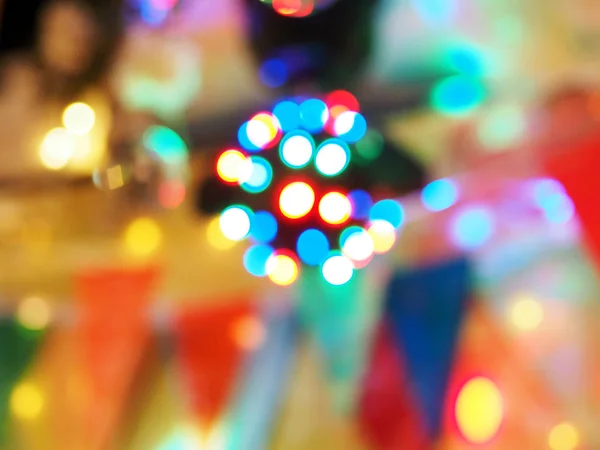 Astratto sfondo sfocatura della luce palla discoteca per intrattenere partito — Foto Stock