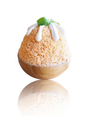 süt çay beyaz izole Bingsu (Kore tatlı).