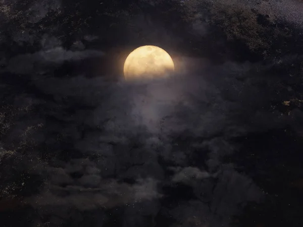 Cielo nocturno con luna llena para el fondo de Halloween . —  Fotos de Stock