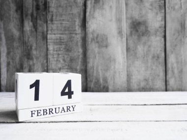 Beyaz ahşap blok takvim Tarih 14 ve ay Şubat tahtaya göster: