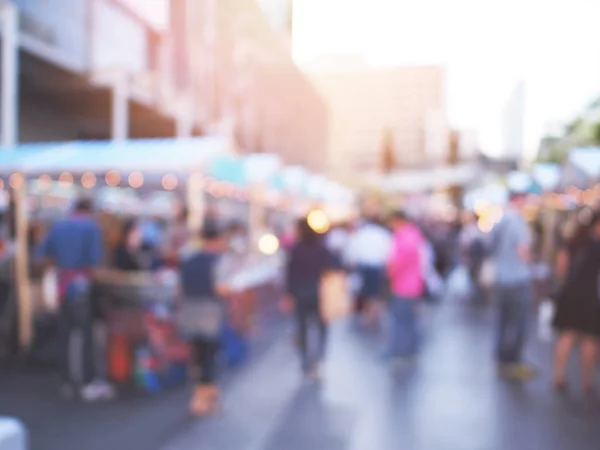Rozmazané pozadí lidí, procházky a nakupování na trhu — Stock fotografie
