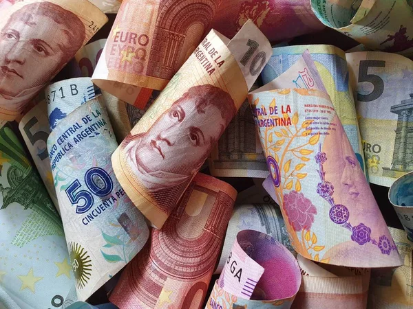 Taxa de câmbio de moeda argentina e europeia — Fotografia de Stock