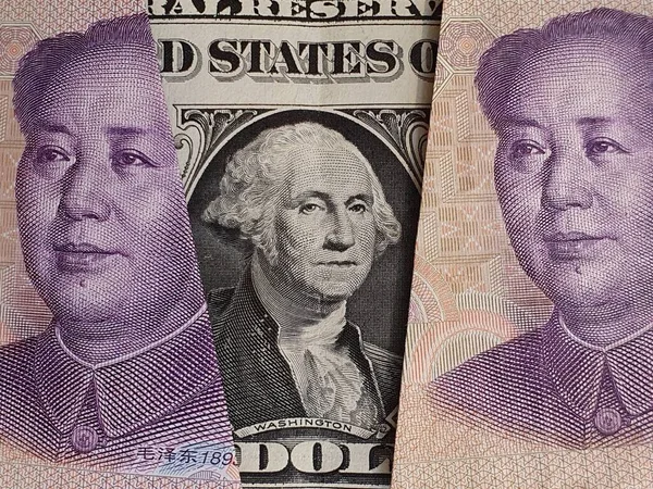 Aproximação Nota Americana Dólar Notas Chinesas — Fotografia de Stock