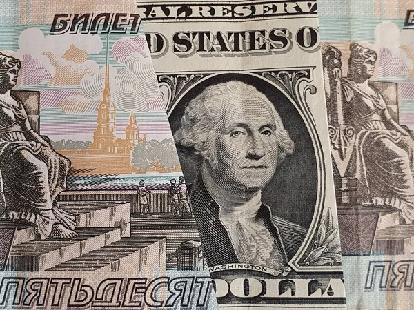 Podejście Amerykańskiego Banknotu Dolarowego Banknotów Rosyjskich — Zdjęcie stockowe