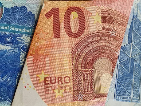 ヨーロッパの銀行券や香港の紙幣へのアプローチ — ストック写真