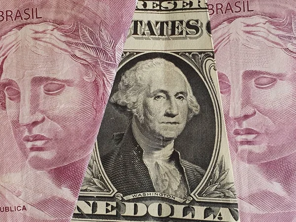 Προσέγγιση Αμερικανικού Χαρτονομίσματος Ενός Δολαρίου Και Βραζιλιάνικων Τραπεζογραμματίων — Φωτογραφία Αρχείου