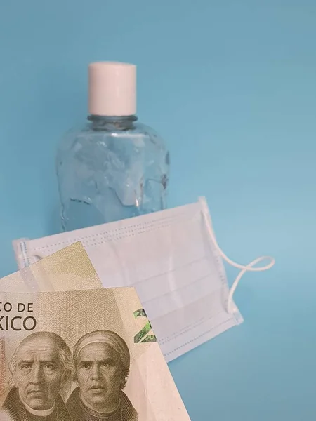 Nota Mexicana 200 Pesos Máscara Garrafa Com Álcool Gel Fundo — Fotografia de Stock
