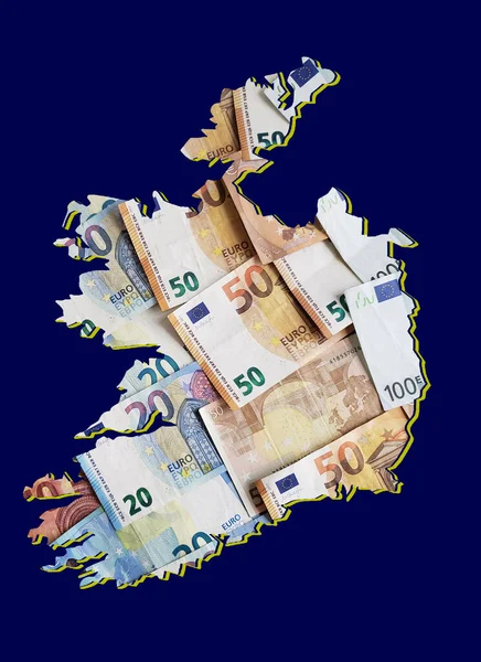 ヨーロッパの銀行券が形成されアイルランドと青の背景の地図 — ストック写真