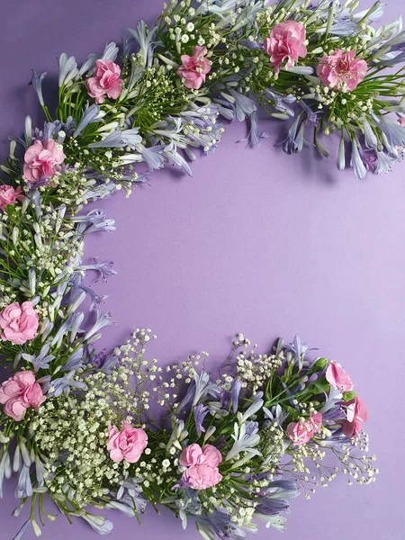 Fleurs Agapanthe Violet Oeillet Rose Dans Bouquet Floral Sur Fond — Photo