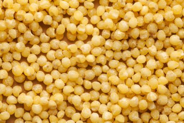 Millet, tam karede yakın plan çek. Market bölümlerinin düzeni, darı üreticileri için ambalaj. Yemek fotoğrafı..