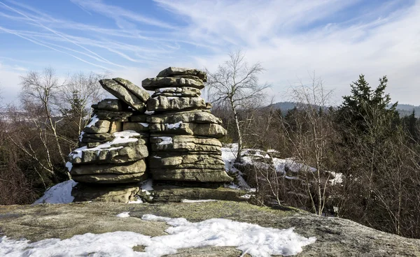 Piedras. Mochovska Skala - Montaña rocosa en República Checa —  Fotos de Stock