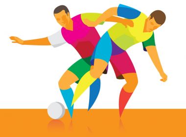 Spor merkezinde futbol oynarken bir iki oyuncu