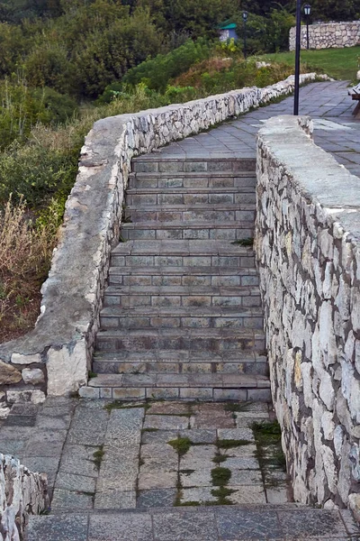 Escaleras de piedra natural . — Foto de Stock