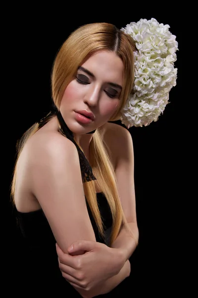여자의 아름 다운 패션 초상화 — 스톡 사진