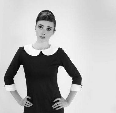 retro tarzı güzel bir genç kadın