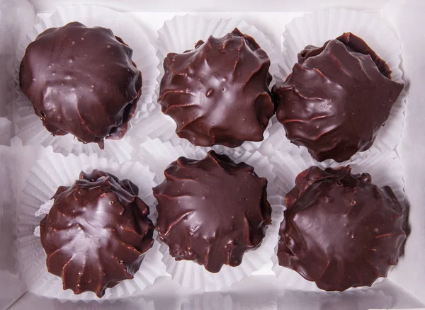 Házi marshmallowsin a máz csokoládé. Zephyr. Kézműves édességek. — Stock Fotó