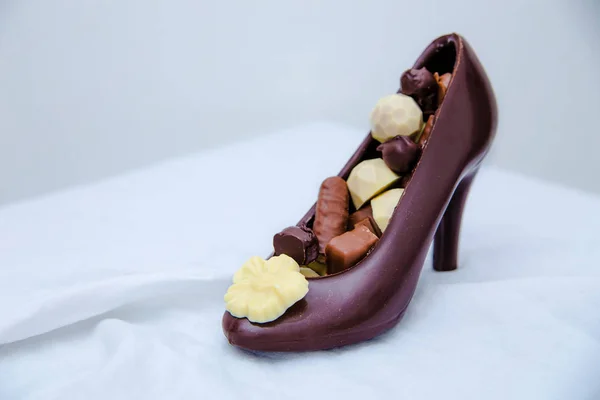 Csokoládé, kézzel készített cipő — Stock Fotó