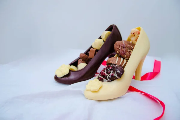Csokoládé, kézzel készített cipő — Stock Fotó