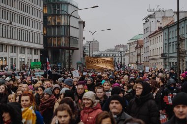 Black Friday - siyah protesto, Polonya