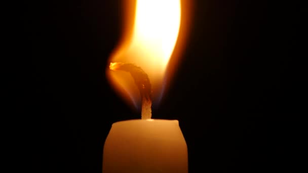 蜡烛的火焰。关闭 — 图库视频影像