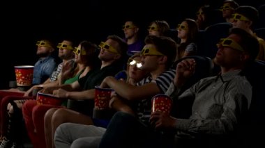 Gençler film sinemada izlemek: 3D korku