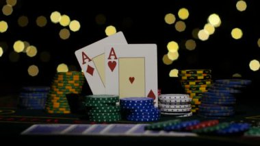 İki kırmızı as, kazanma şansı. Poker. Yakın çekim