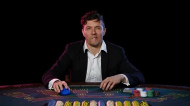 Oyun online poker oyuncu kaybı. Yakın çekim