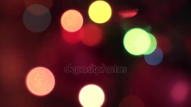 Sihirli toplar, topları, kırmızı, yeşil ve peri arka plan, odak dinamik değişim ile süslenen Noel ağacı