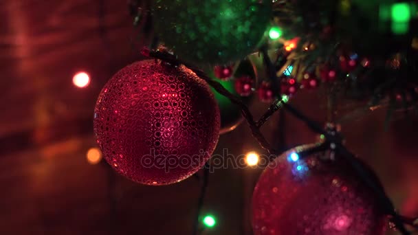 Arbre de Noël Décoré, Boule rouge, Gros plans — Video