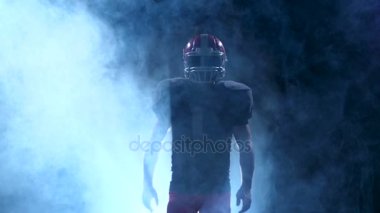 Futbol bizim koruyucu giysiler duman içinde zaman çıkmak. Ağır çekim