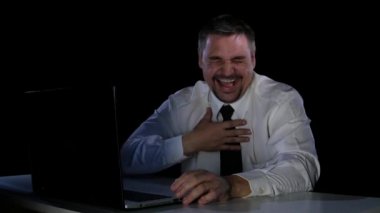 Internet'ten gelen komik bir video komik delikanlı