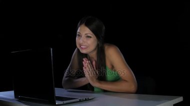 Bir indirim online mağaza kızla dua istekler