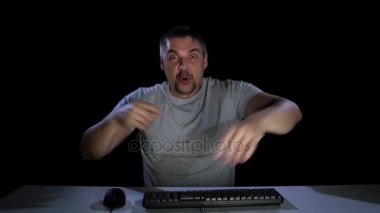 Adam favori takım sonuçlarını zevk
