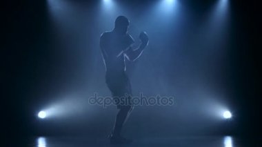 Darbeler ringe çıkmadan önce koçluk. Stüdyo