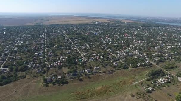 Petit village avec maisons basses retiré de la vue aérienne 